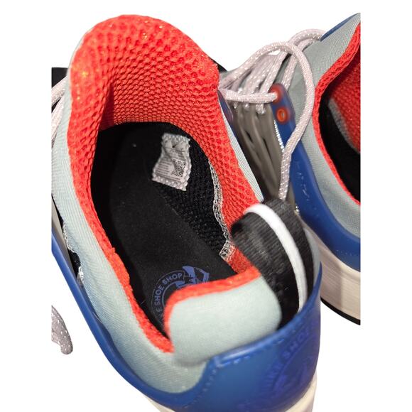 Athletic_Shoes